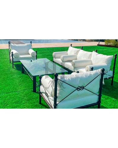 Apreciese los detalles del respaldo.