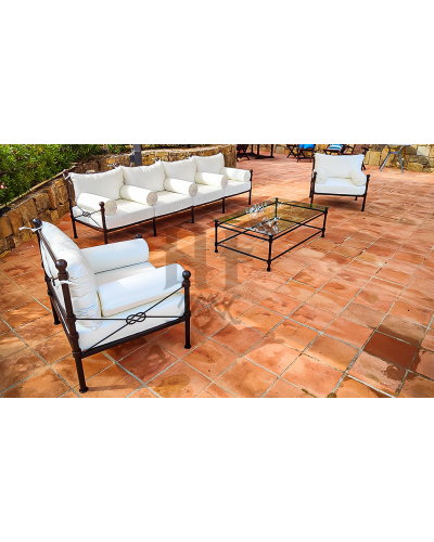 2 sillones de un cuerpo, un sofá de 3 cuerpos y su mesa a petición.