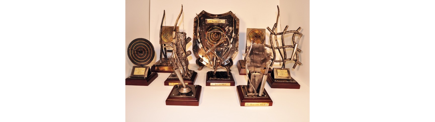 Trofeos de forja-Tiro con arco de diseño o tradicional