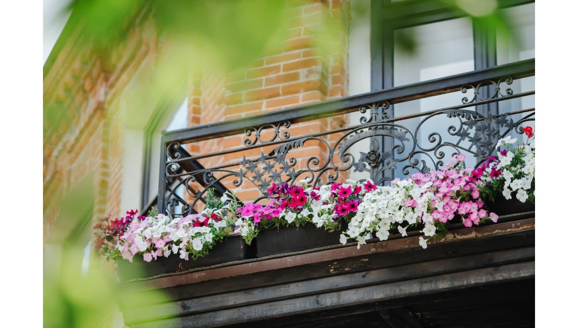 Tipos de Barandillas para Exteriores: Guía Completa para Balcones y Terrazas
